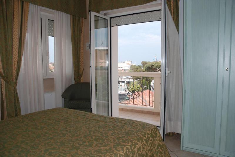 Hotel Residence Veliero Riccione Exteriér fotografie